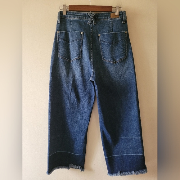 Judy Blue Medium Wash High Rise Raw Hem Wide Leg Crop Stretch Denim Jeans 11/30 - Picture 10 of 11